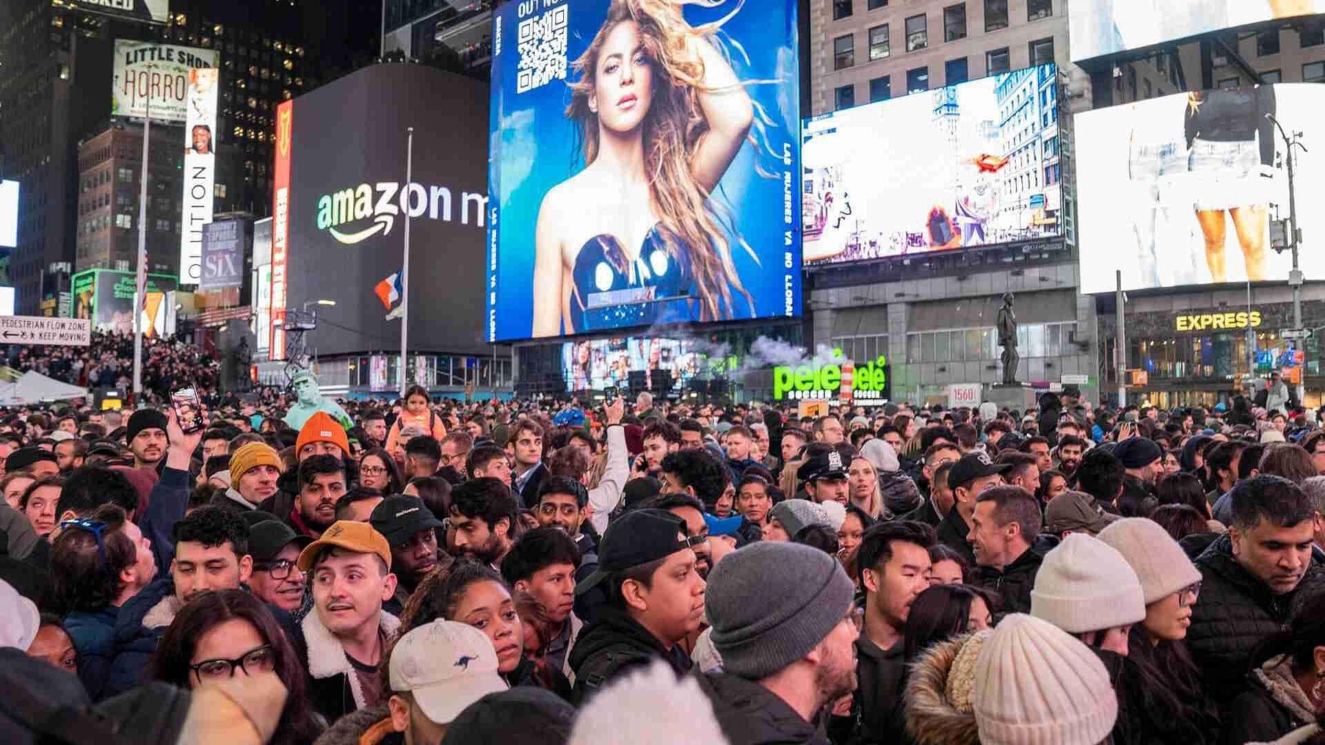 Shakira Consiente a Fans con Concierto Gratuito en Times Square