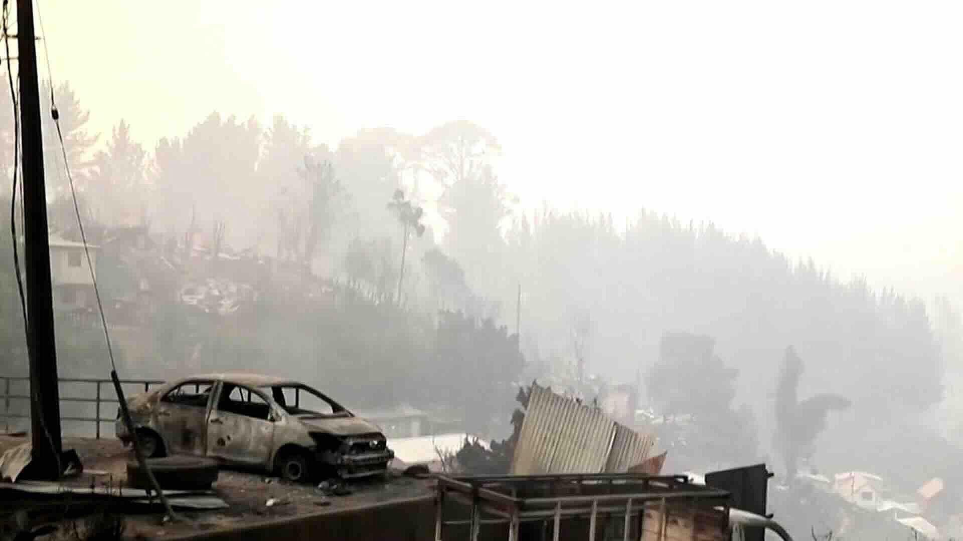Incendios Forestales en Chile Dejan 16 Muertos y Desplazan a 50 Mil Personas