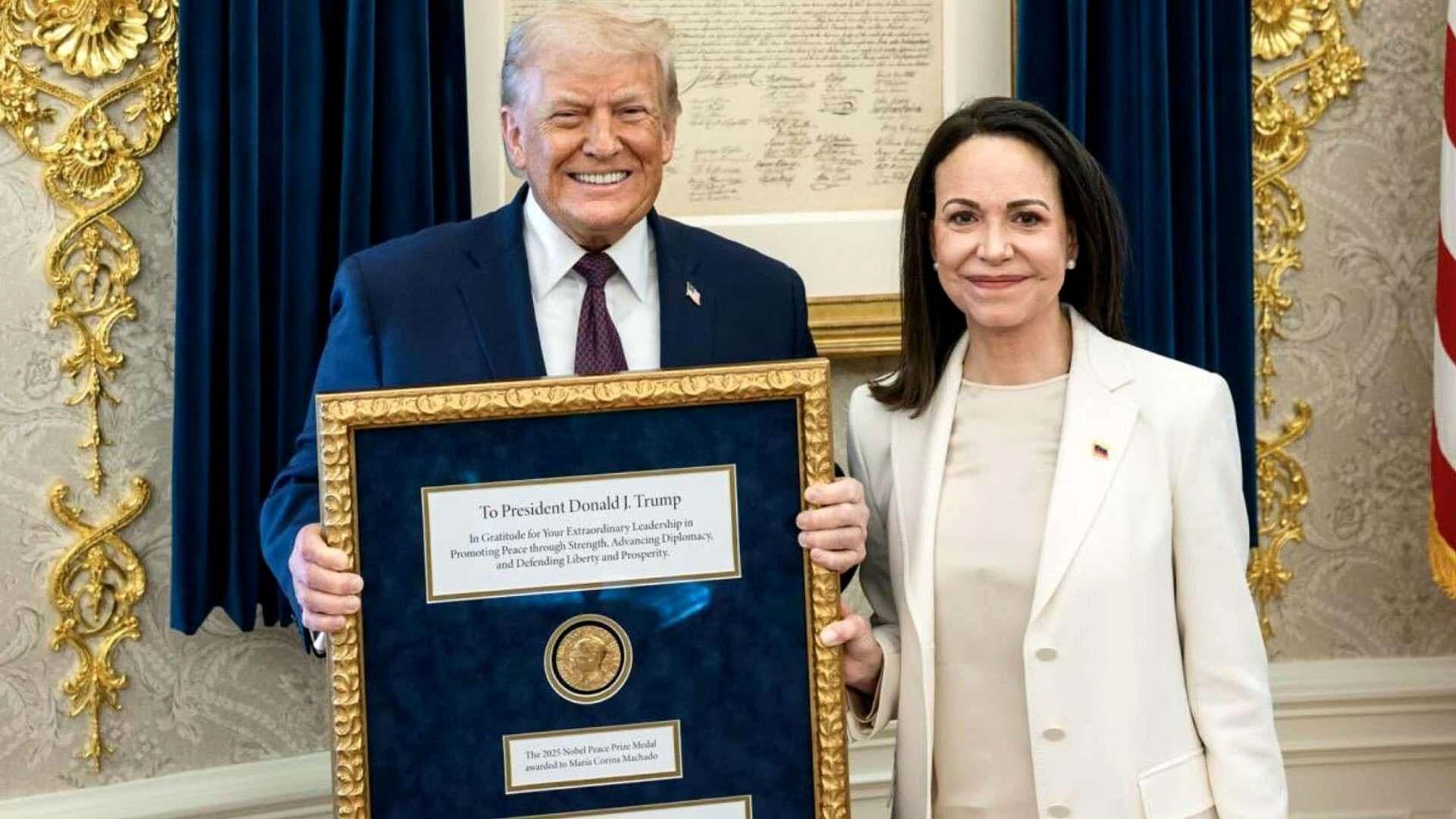 María Corina Machado Entrega Medalla del Nobel de la Paz a Trump Durante Reunión en la Casa Blanca