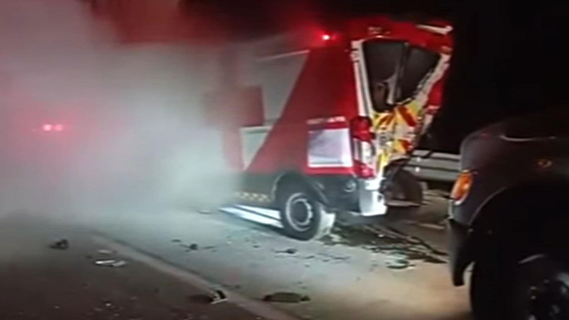 Muere Paramédico de la Cruz Roja tras Choque e Incendio de Ambulancia en el Arco Norte