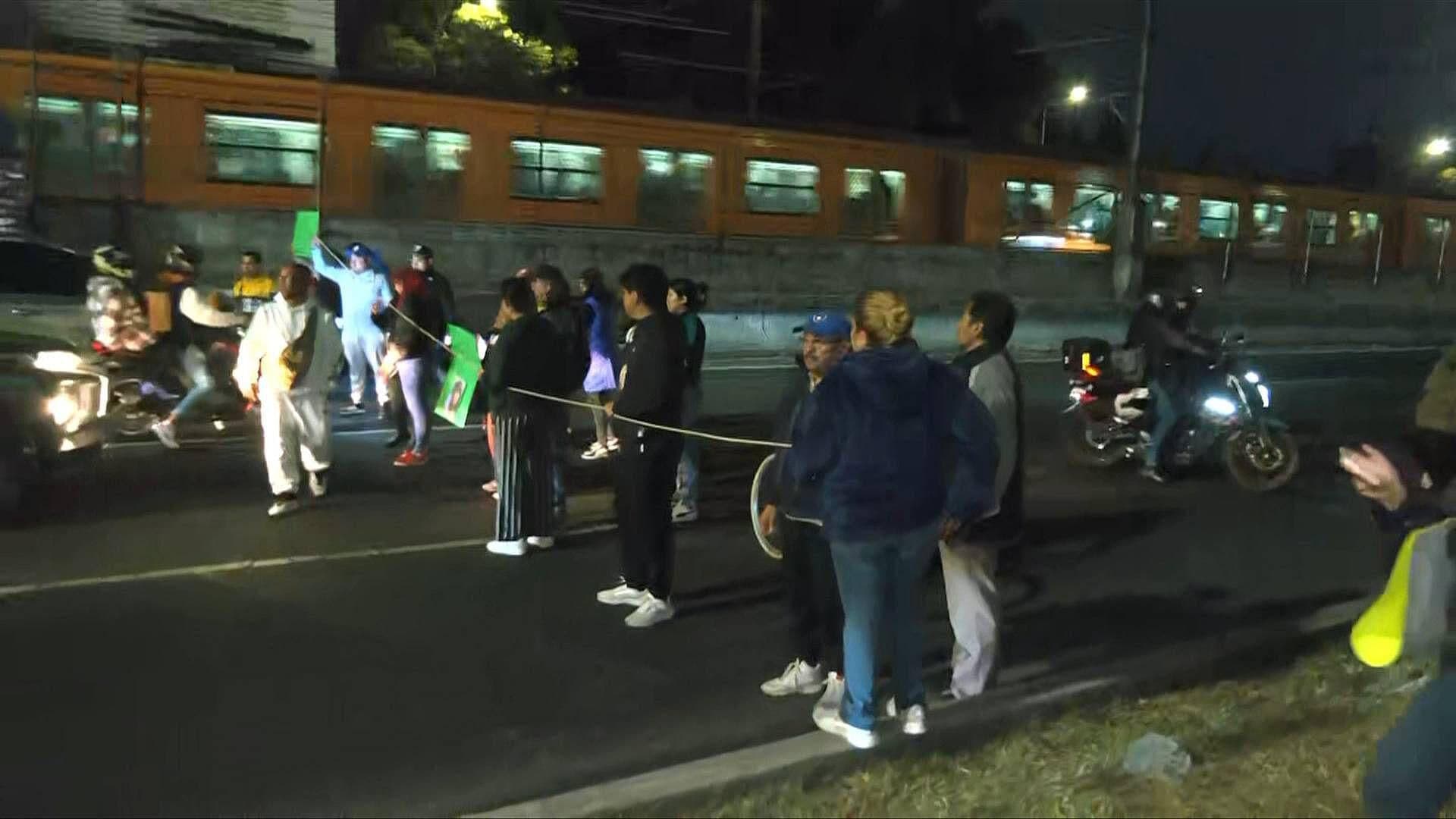 ¿Qué Pasa en la Zaragoza Hoy? Realizan Bloqueo por Menor Desaparecida en Iztapalapa