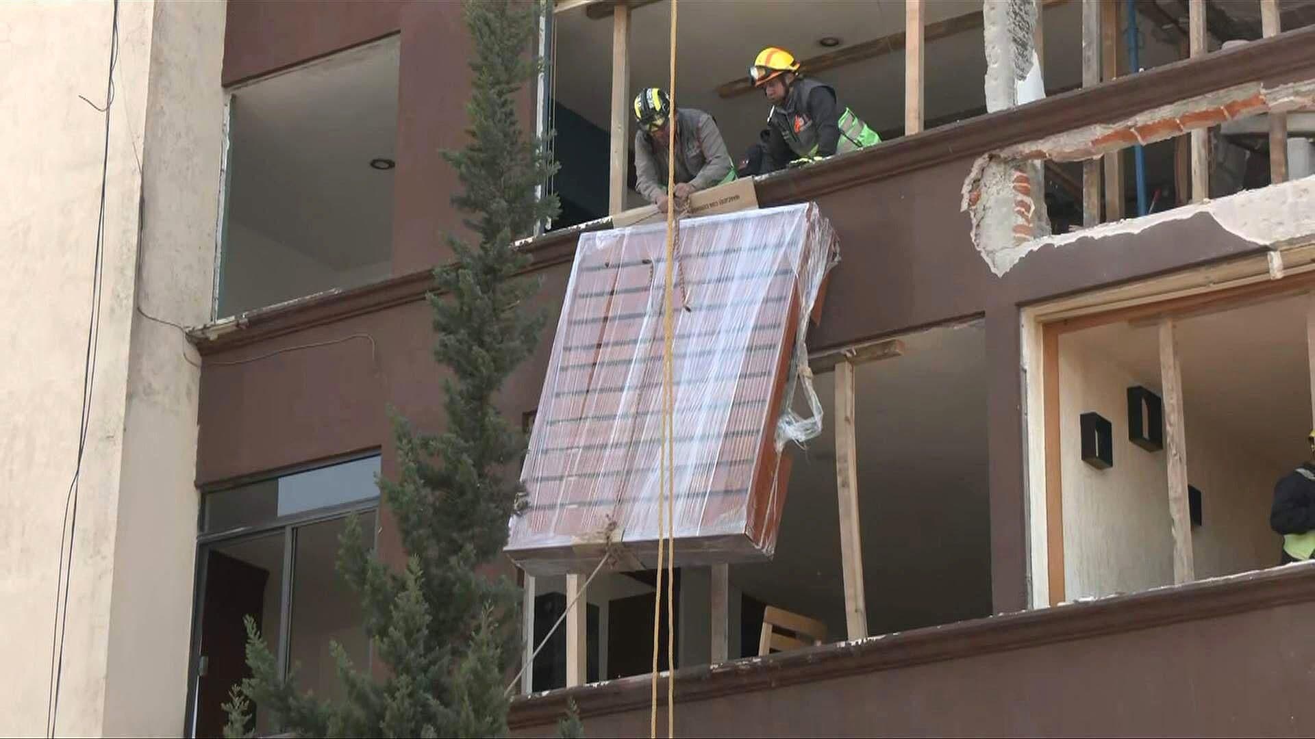 Vacían Departamentos Dañados en Explosión de Gas en Paseos de Taxqueña