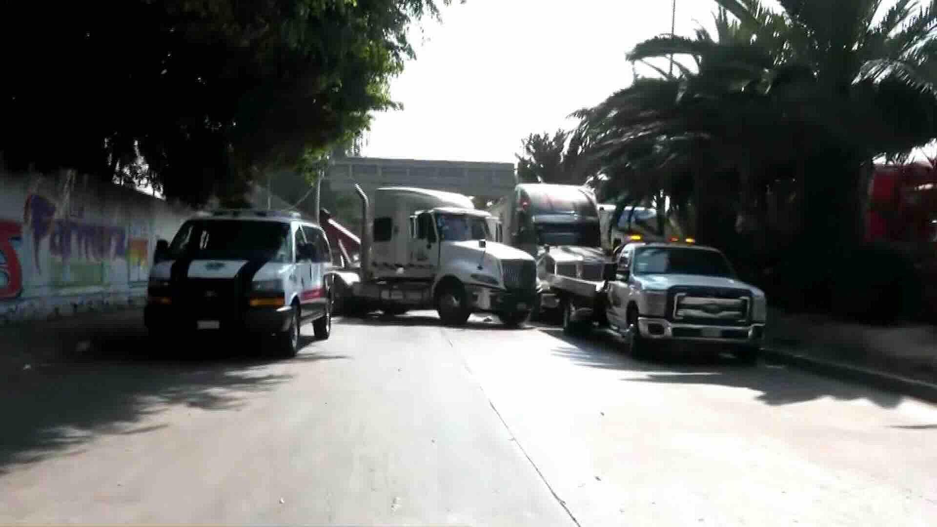 Motociclista Muere Atropellado por Tráiler en Avenida Jesús Reyes Heroles, Tlalnepantla
