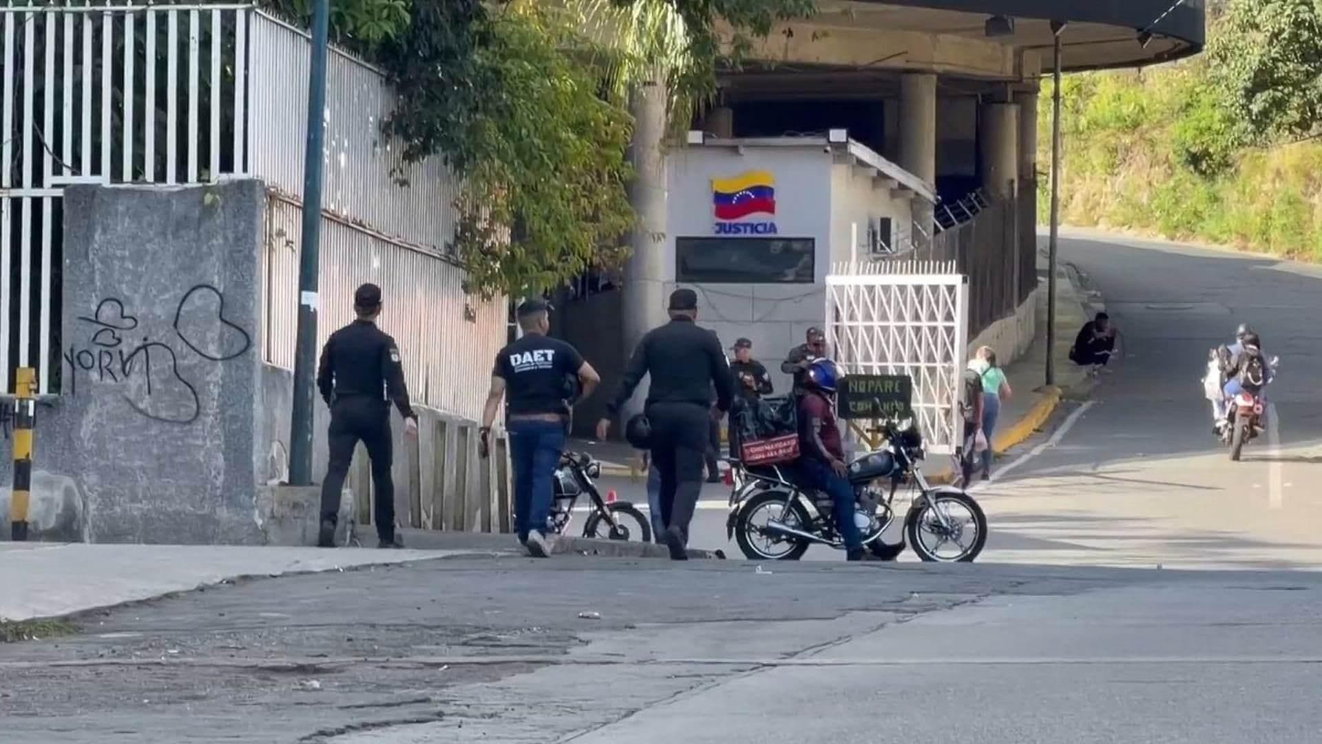 Comienza en Caracas, Venezuela, Liberación de Presos Políticos