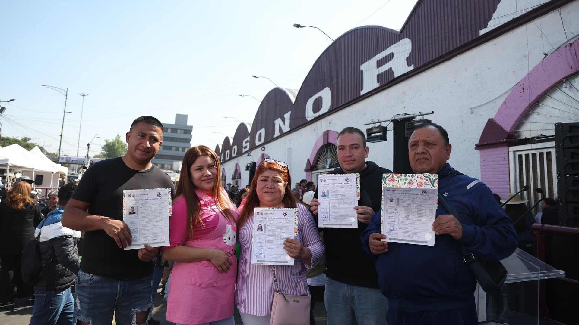 Gobierno de la CDMX Entrega Cédulas a Negocios Que Ya No Venden Animales en el Mercado de Sonora