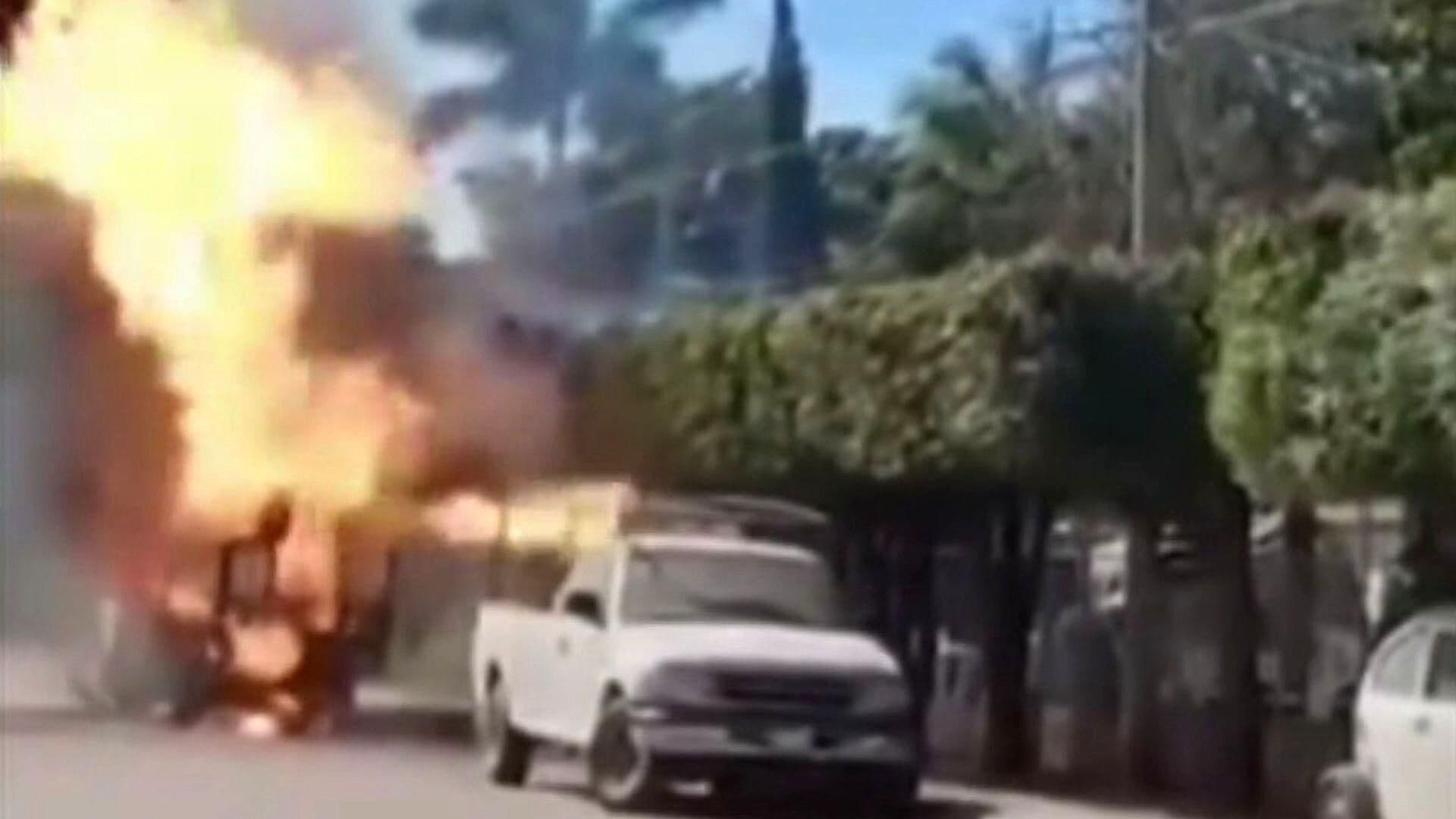Se Incendia Camioneta Repartidora de Gas en Los Mochis por Fuga en Cilindro