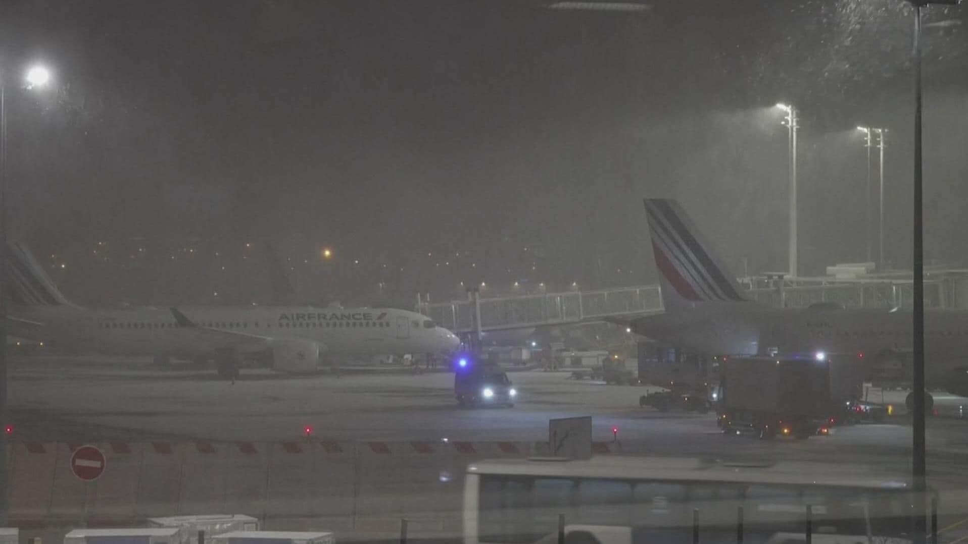 Heladas Provocan Cancelaciones de Cientos de Vuelos en Bélgica, Francia y Países Bajos