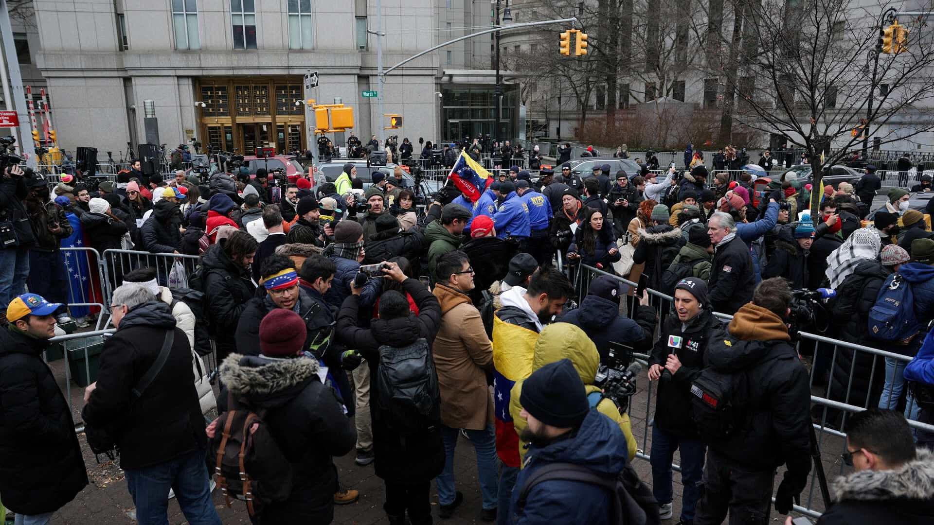 Abogado de Julian Assange Representará a Nicolás Maduro en Comparecencia en Corte de Brooklyn