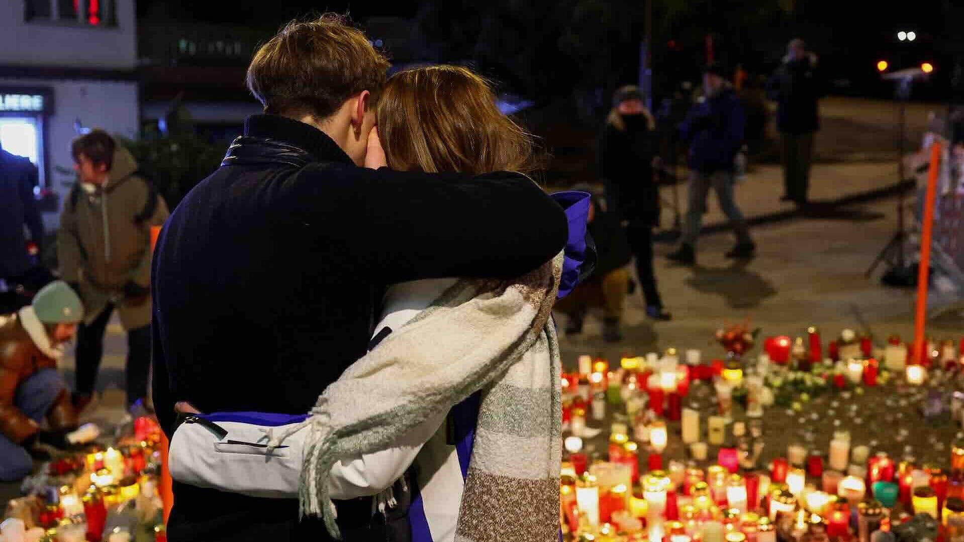 En Busca de Arthur Brodard, Joven Desaparecido Tras Incendio Que Dejó 40 Muertos en Bar en Suiza