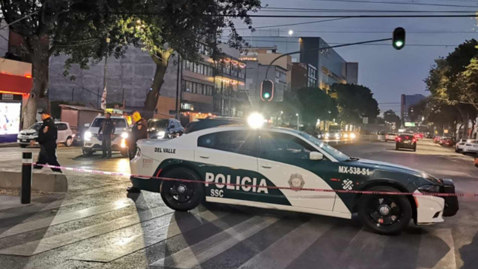 Manifestantes Bloquean Avenida Universidad y Municipio Libre en CDMX