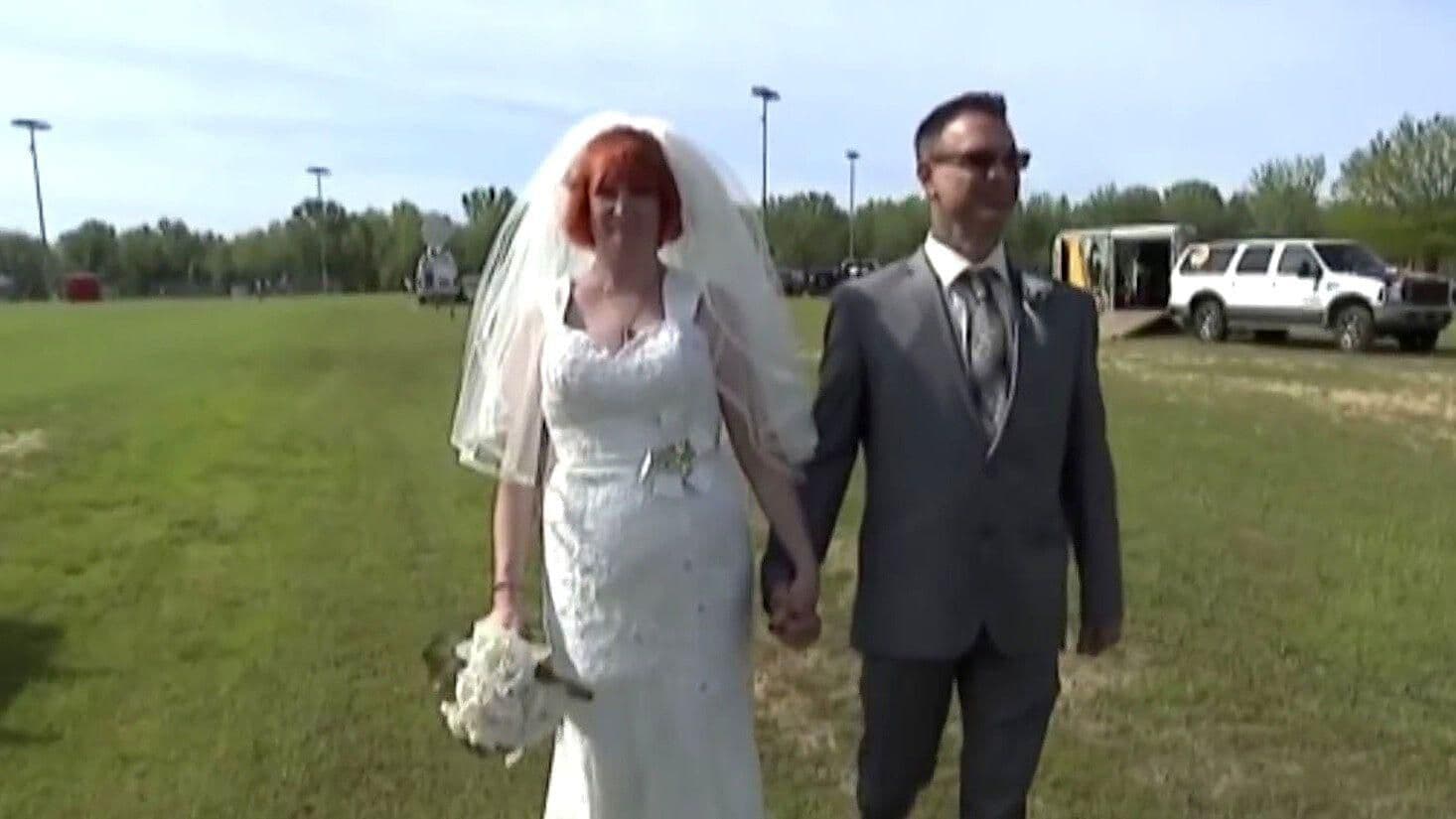 Celebran Boda Masiva en Arkansas durante Eclipse Solar