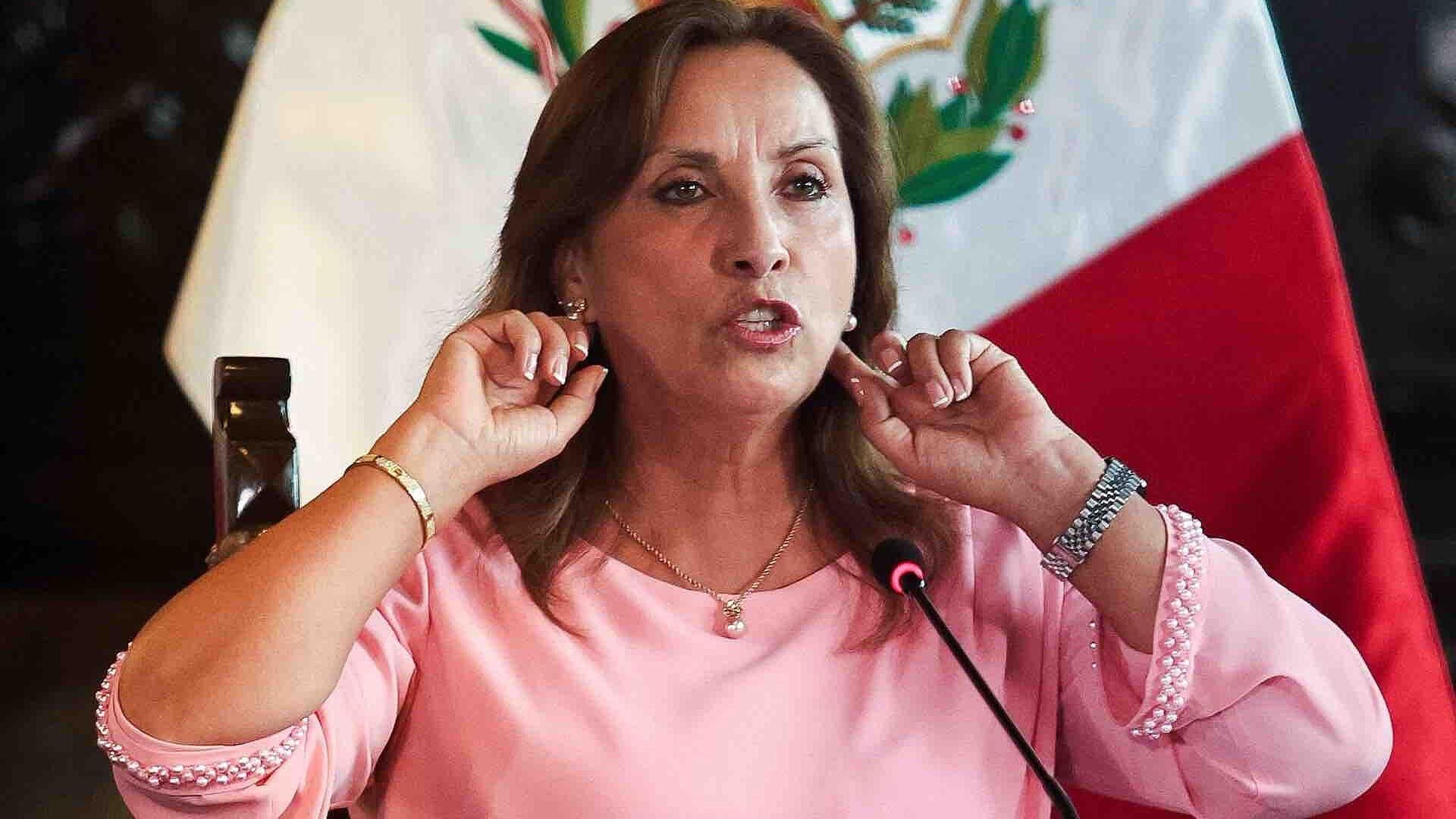 Escándalo de Relojes Involucra a Presidenta Peruana Dina Boluarte