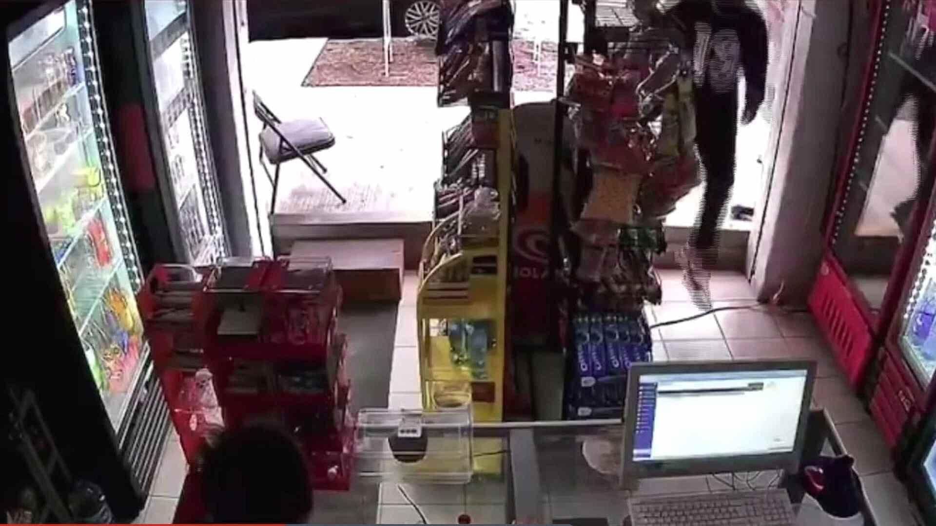 Denuncian Asalto en Tienda de la Colonia Clavería