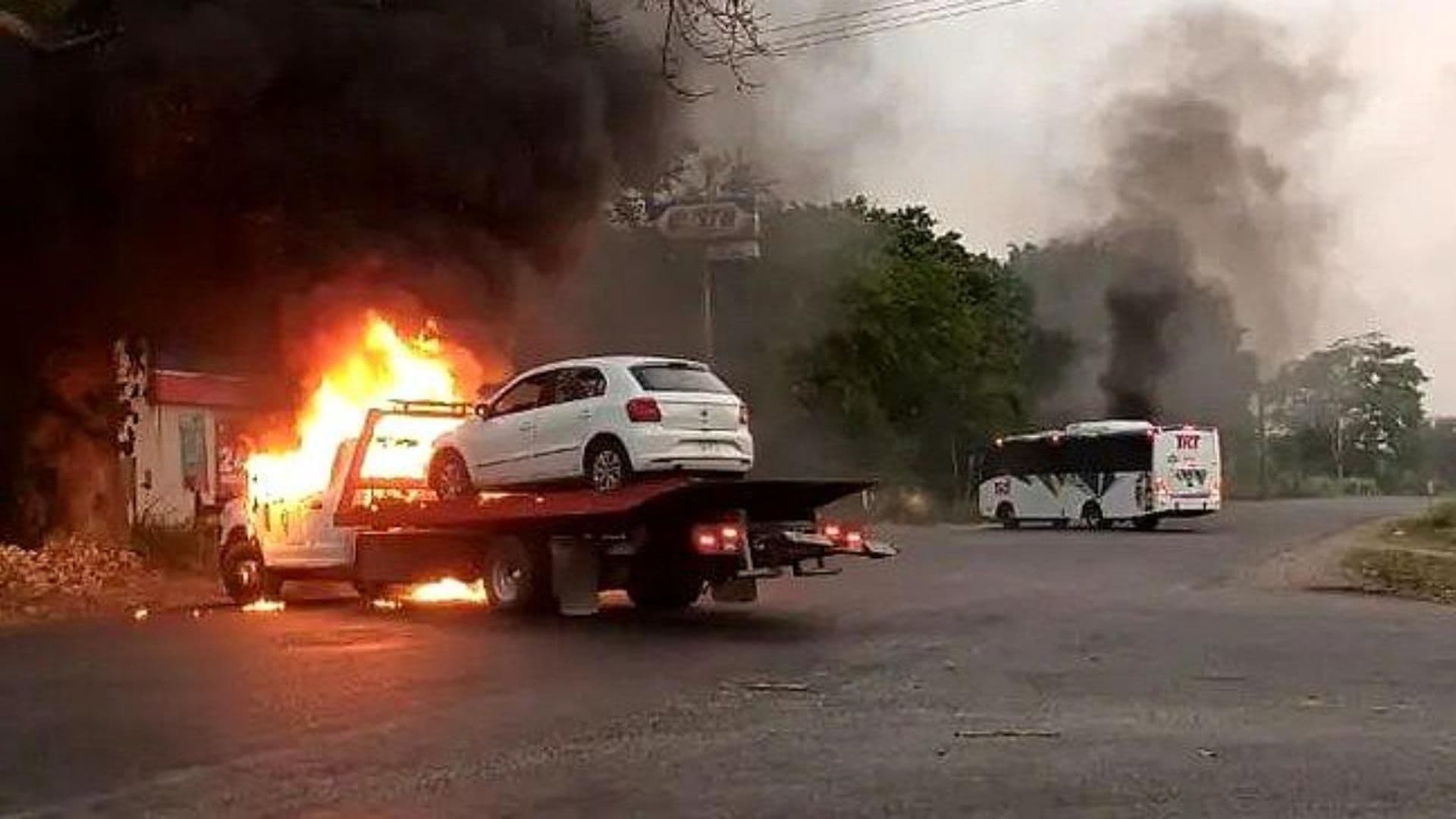 Incendian Unidades en Comalcalco, Tabasco, por Operativos Federales