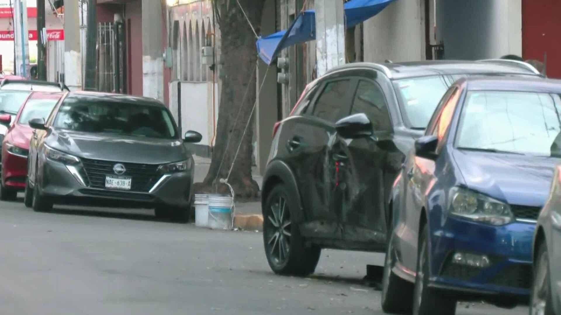 Paramédicos Atienden a Persona Lesionada tras Choque en Aragón