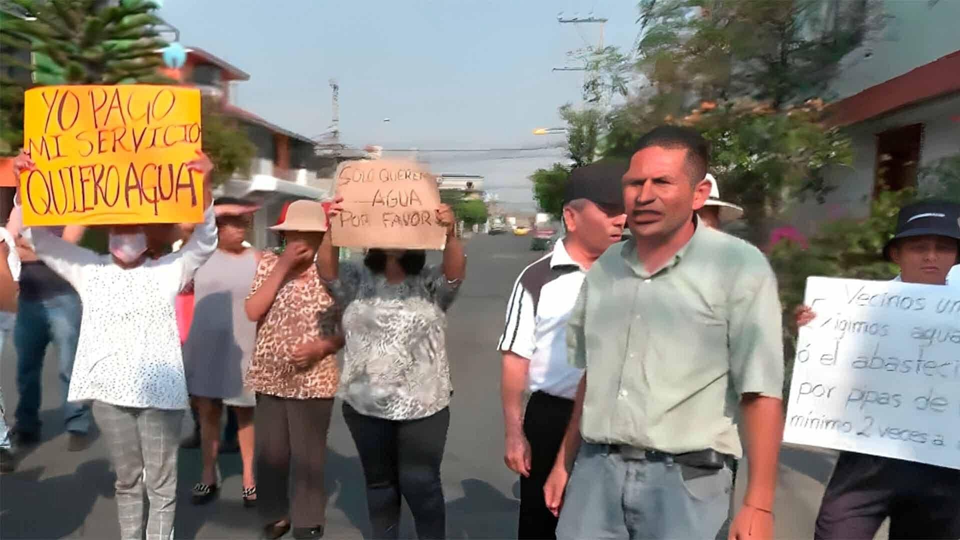 Vecinos de colonia El Sol, en Neza, Protestan por Falta de Agua en sus Hogares