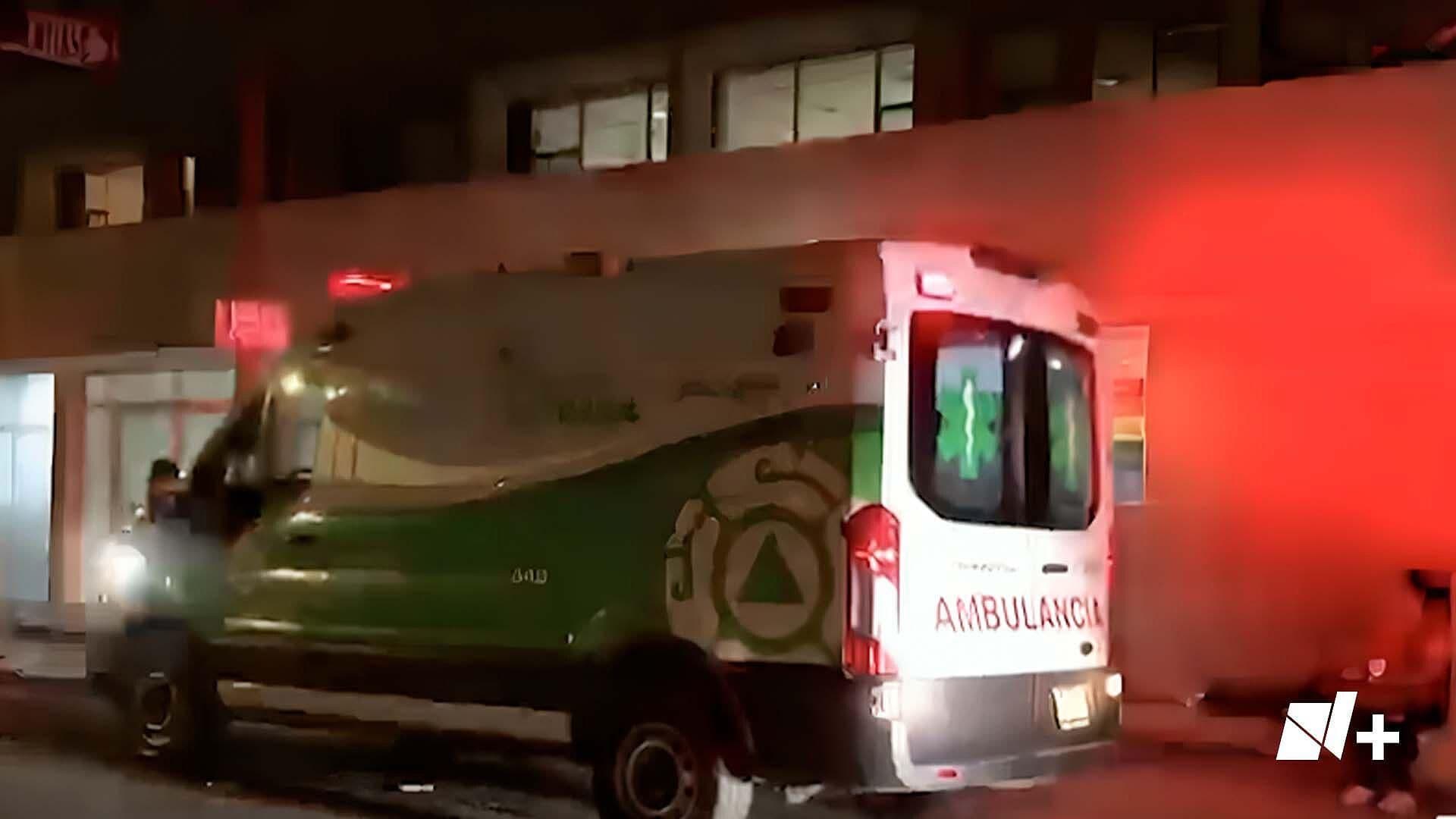 Familia Vuelca y Cae a un Barranco en la Carretera Los Lirios