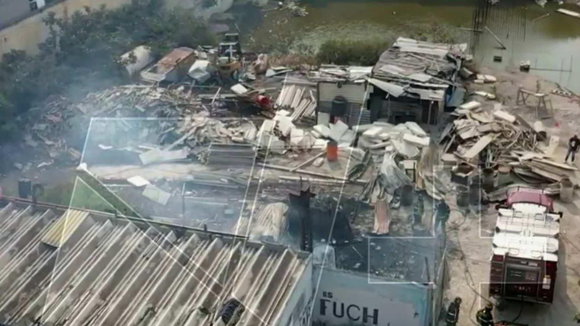 Bomberos Controlan Incendio al Interior de Bodega en Colonia Tepalcates