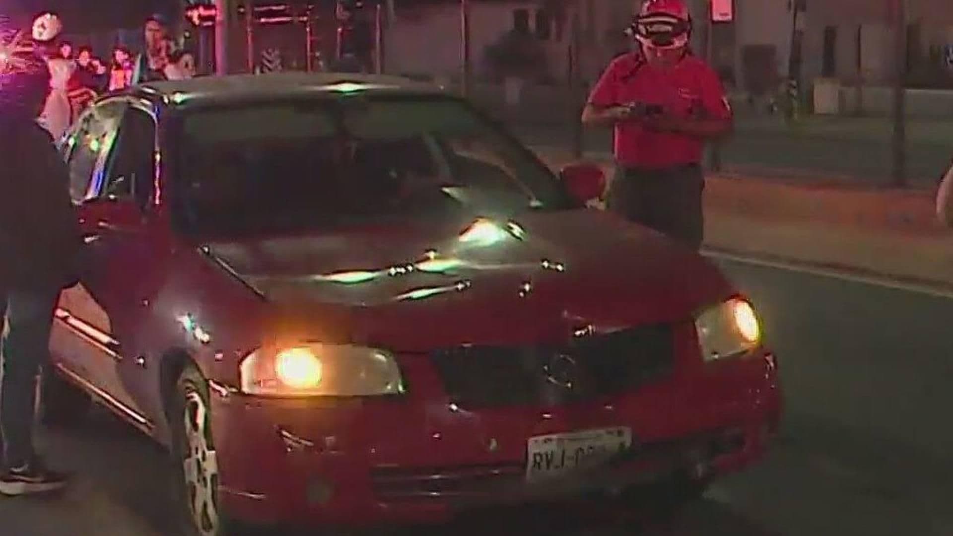 Mujer Queda Herida en Atropello en Garza Sada