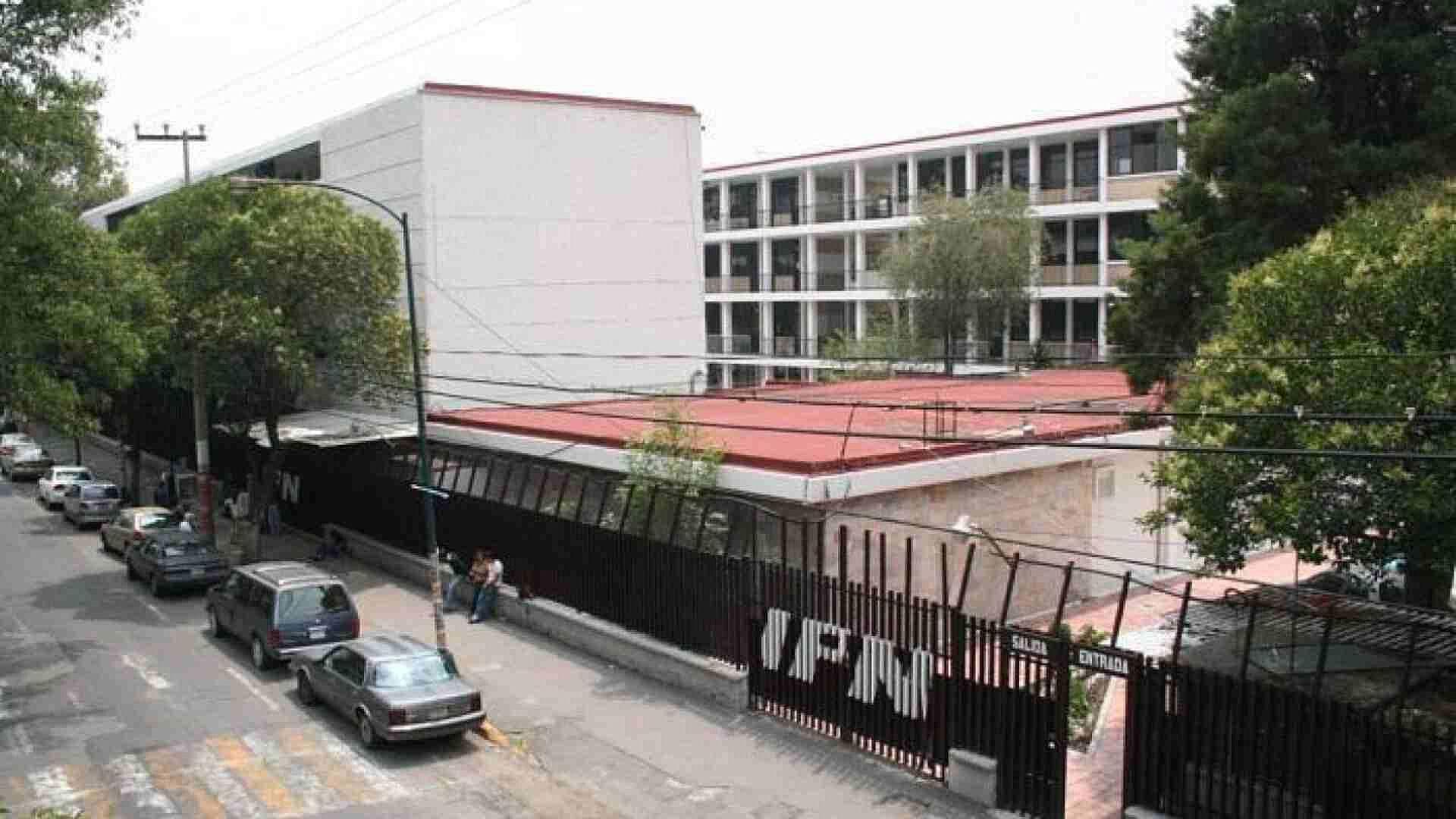 Grupo de Encapuchados Irrumpe Voca 11 del IPN en la CDMX