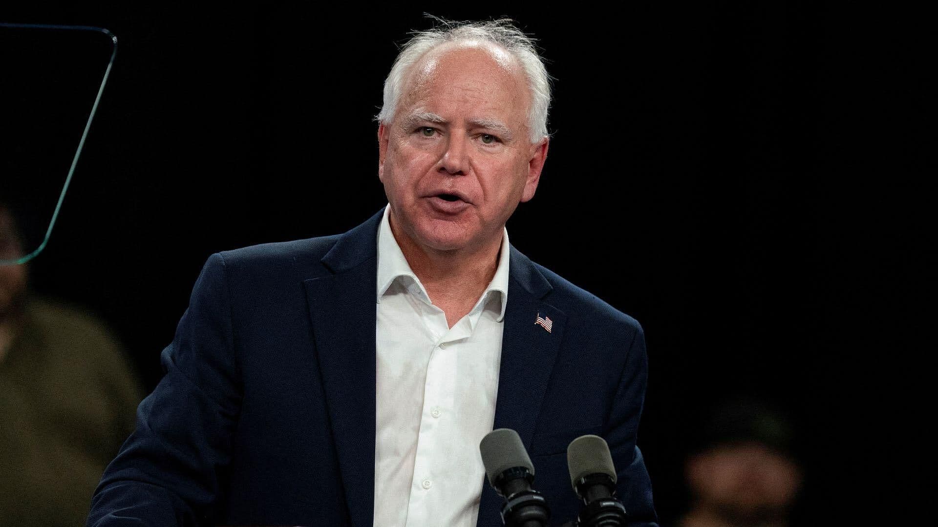 Tim Walz Emite su Voto Anticipado en Minnesota, EUA
