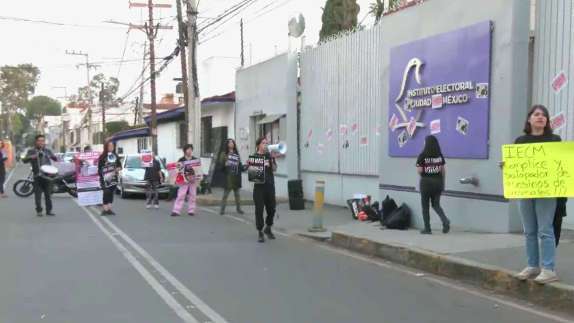 Manifestantes Realizan Bloqueo en Coapa, CDMX, contra Corridas de Toros