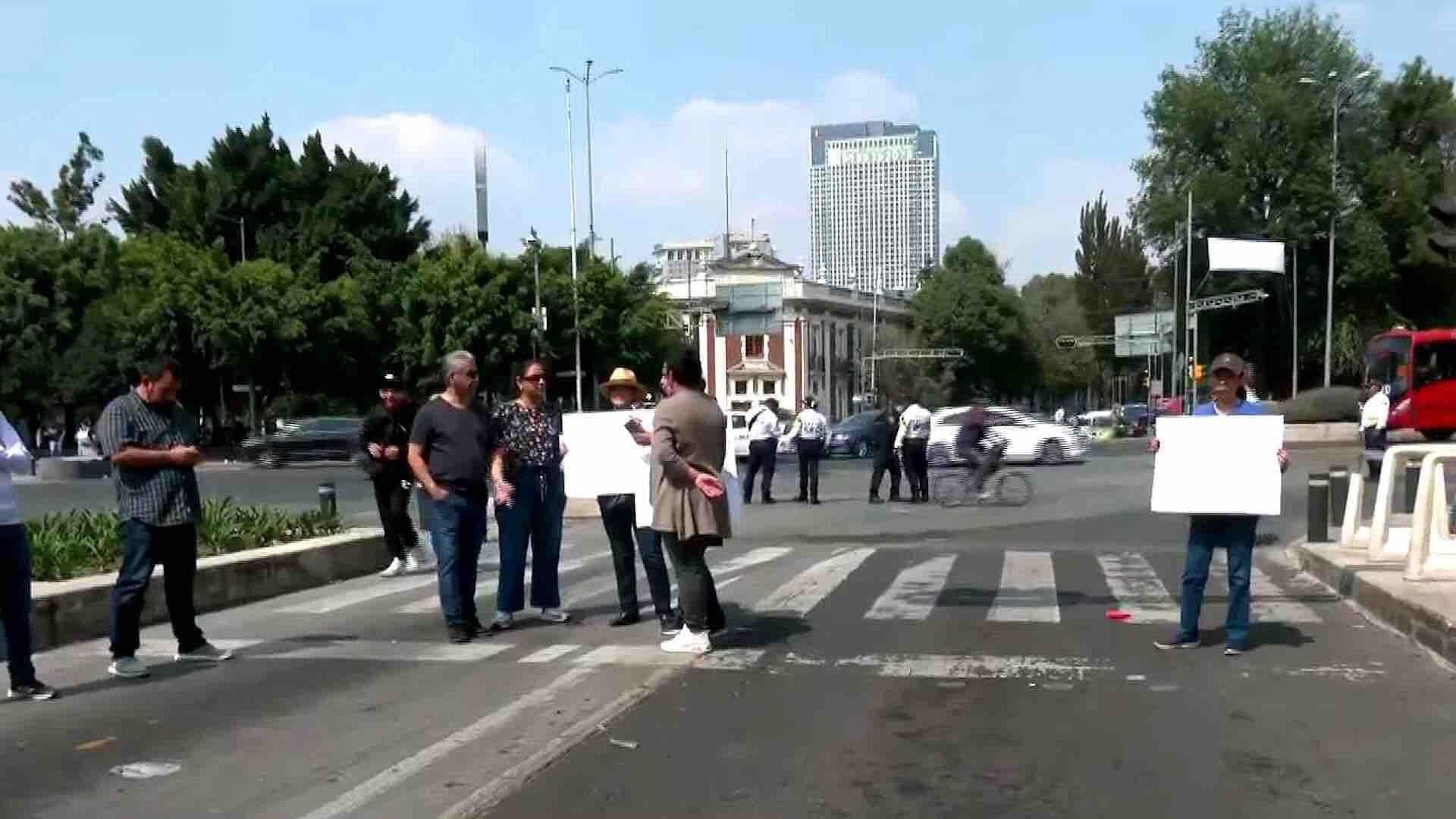 Vecinos de la Doctores Bloquean Eje 1 Poniente por Sobrecalentamiento de Transformadores
