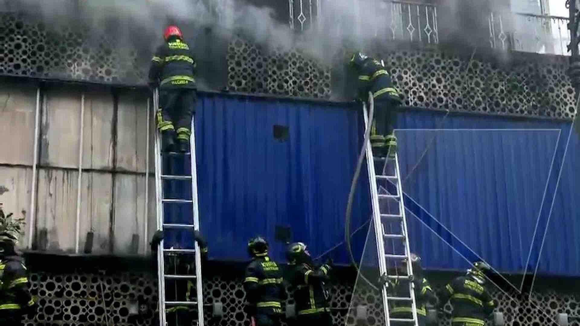 Bomberos de la CDMX Atienden Incendio en la Calle Isabela la Católica, en el Centro Histórico
