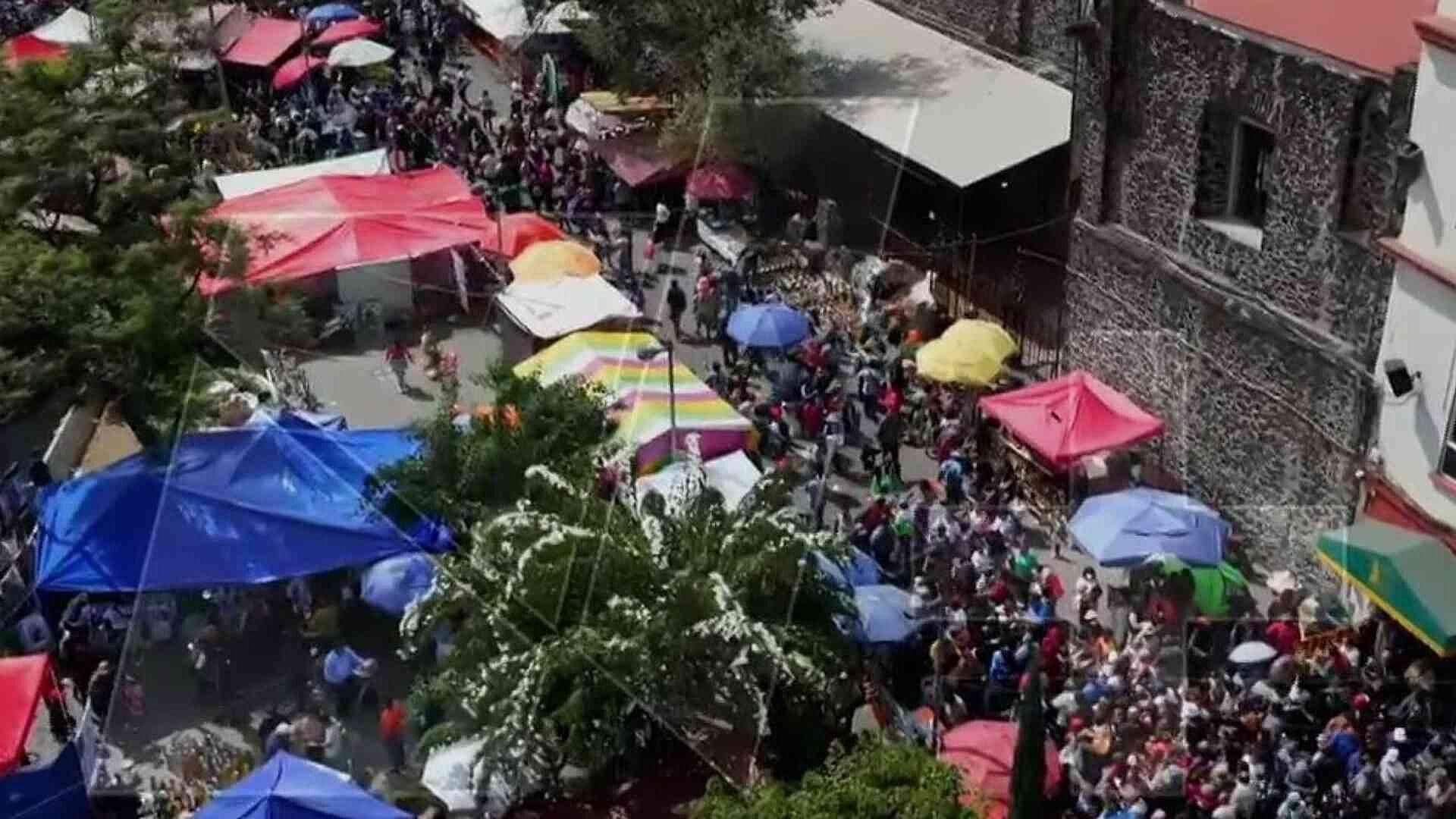 Fieles de San Judas Tadeo Realizan Largas Filas para Ingresar a Iglesia de San Hipólito, CDMX