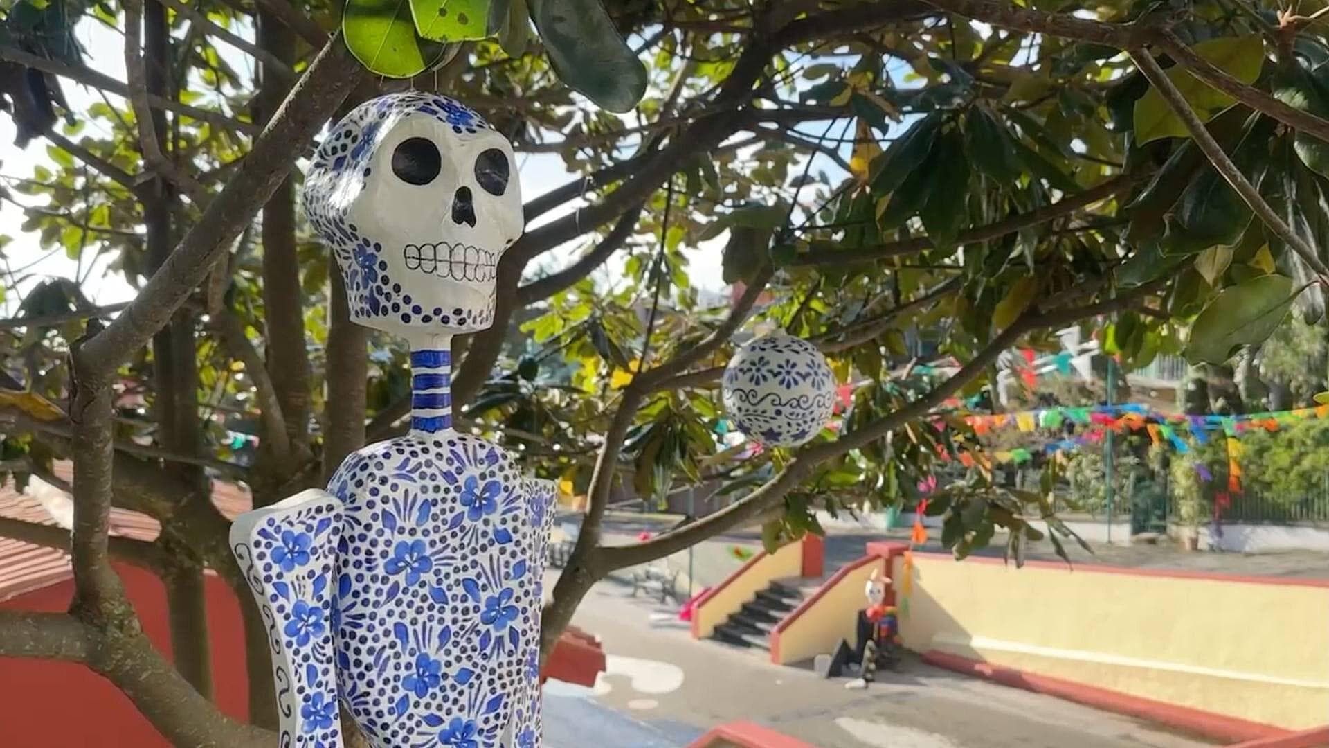 Barrio Mágico de Xallitic se Llena de Color con Catrinas del Día de Muertos