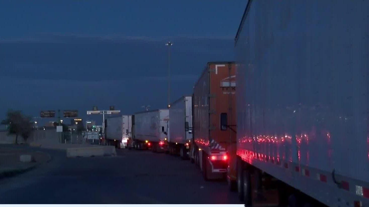 Más de 22 Mil Trailers Detenidos en Puente Fronterizo