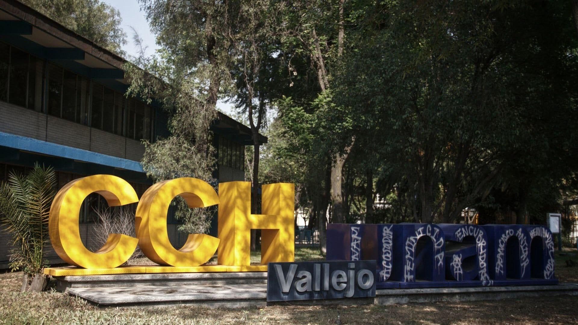 Personal de Vigilancia Resguarda Accesos del CCH Vallejo