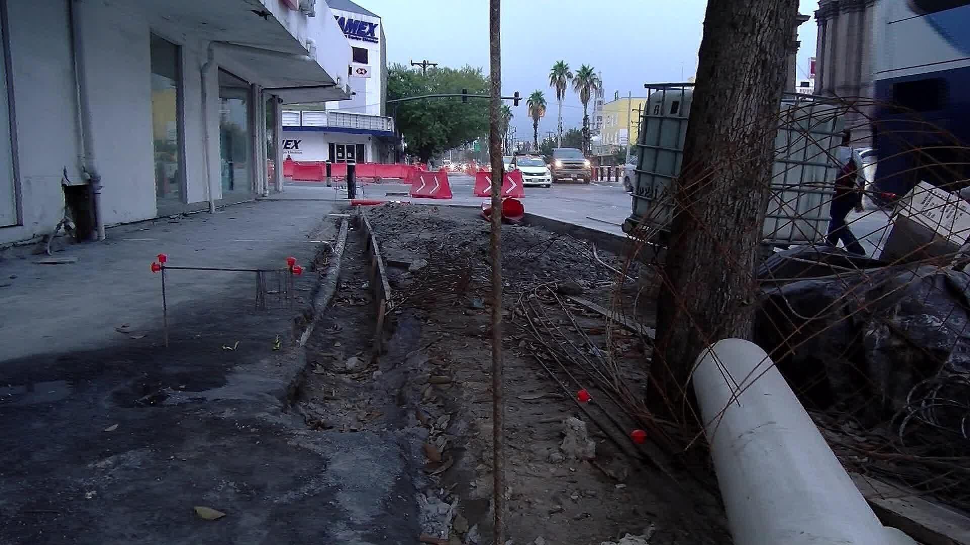 Arriesgan a Peatones en Obras del Arco de la Independencia