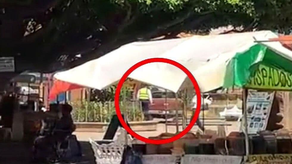 Conductor Borracho Embiste Puestos Ambulantes de Plaza en Talpa de Allende, Jalisco