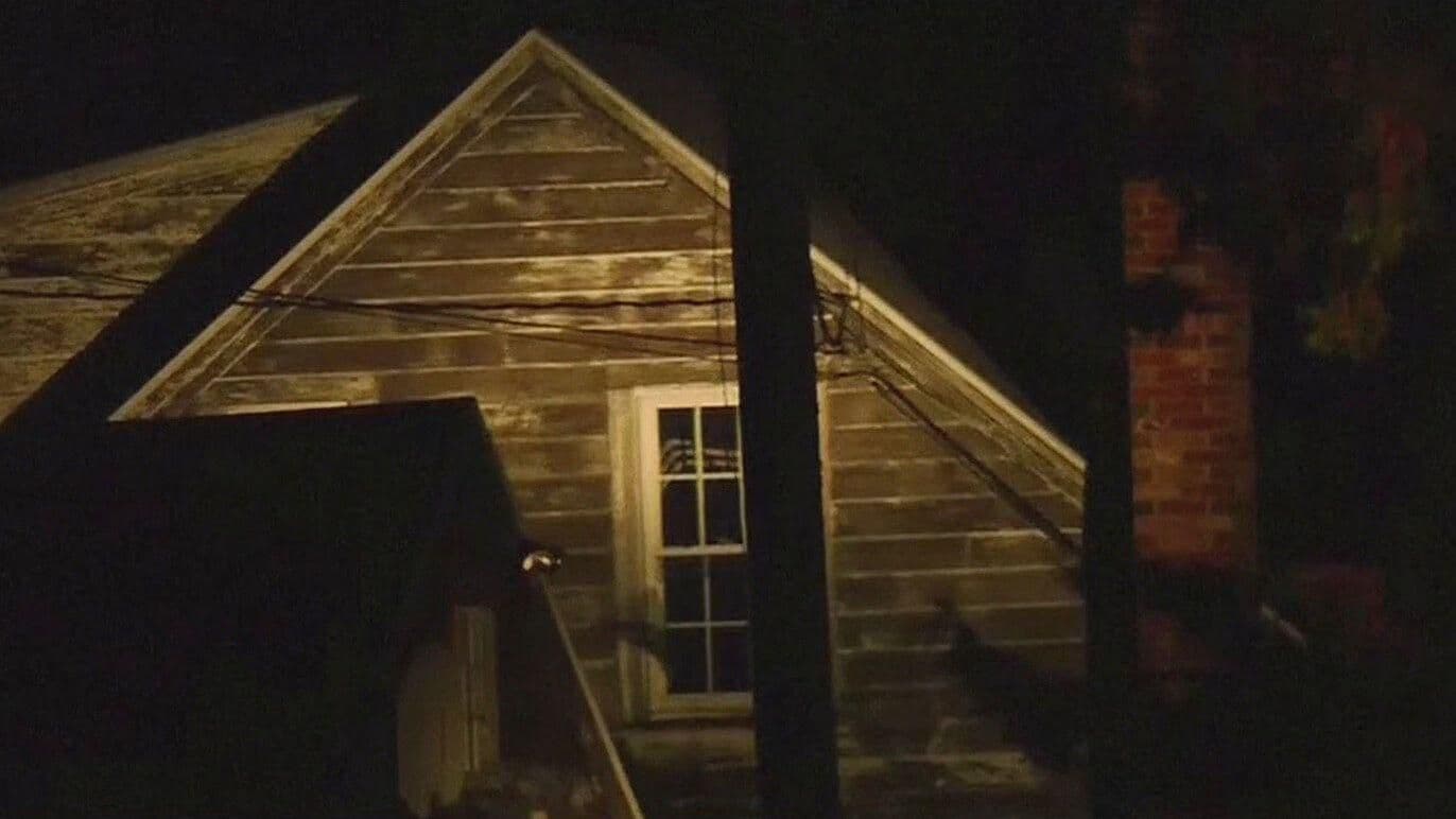 Agentes del FBI Resguardan Propiedad de Familia de Tirador de Maine