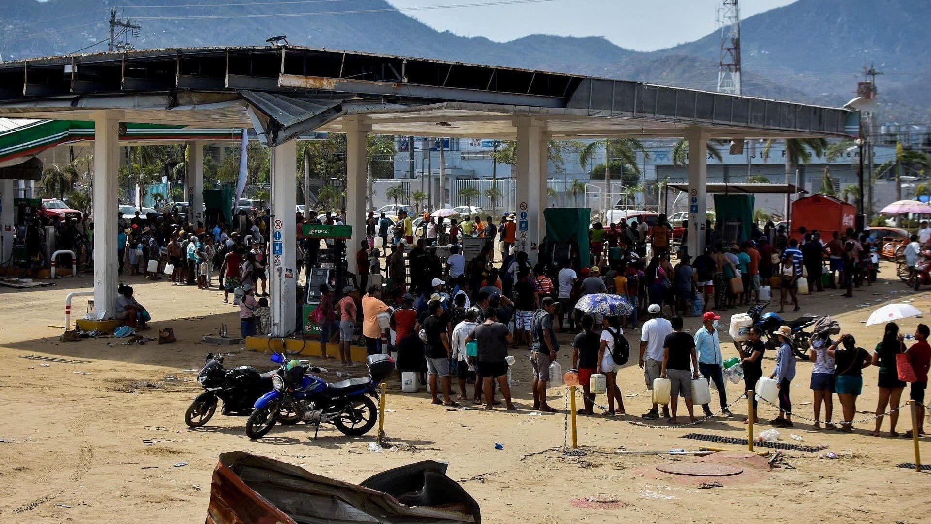 Bahía de Acapulco Luce ‘Apagada’ a 5 Días de Impacto del huracán Otis