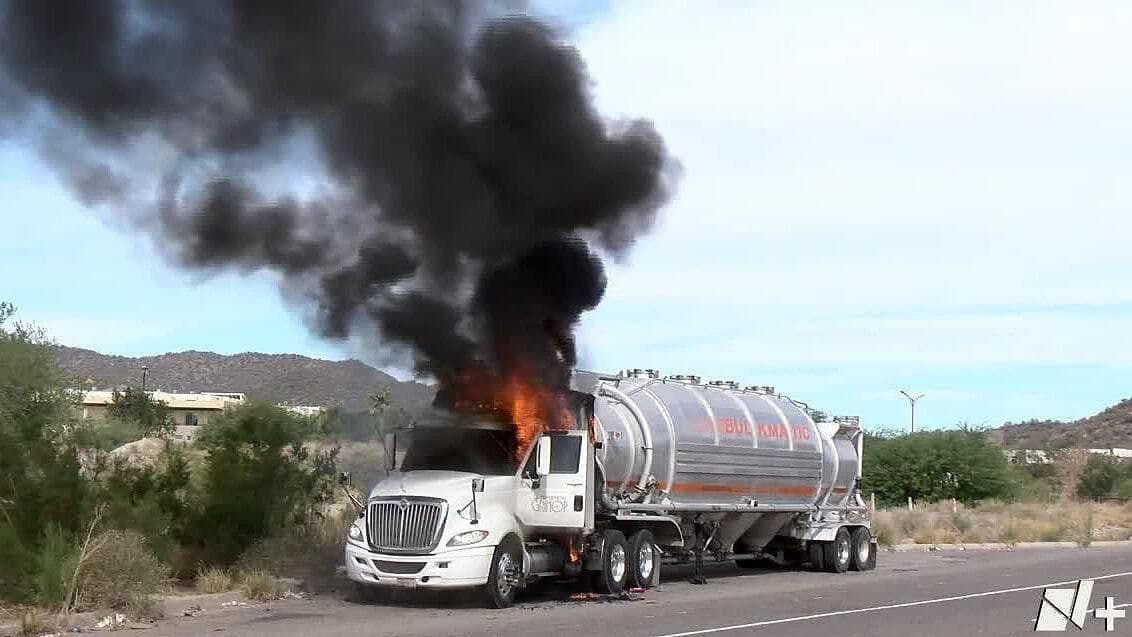 Se Incendia Tractocamión en Prolongación Norte del Bulevar Morelos
