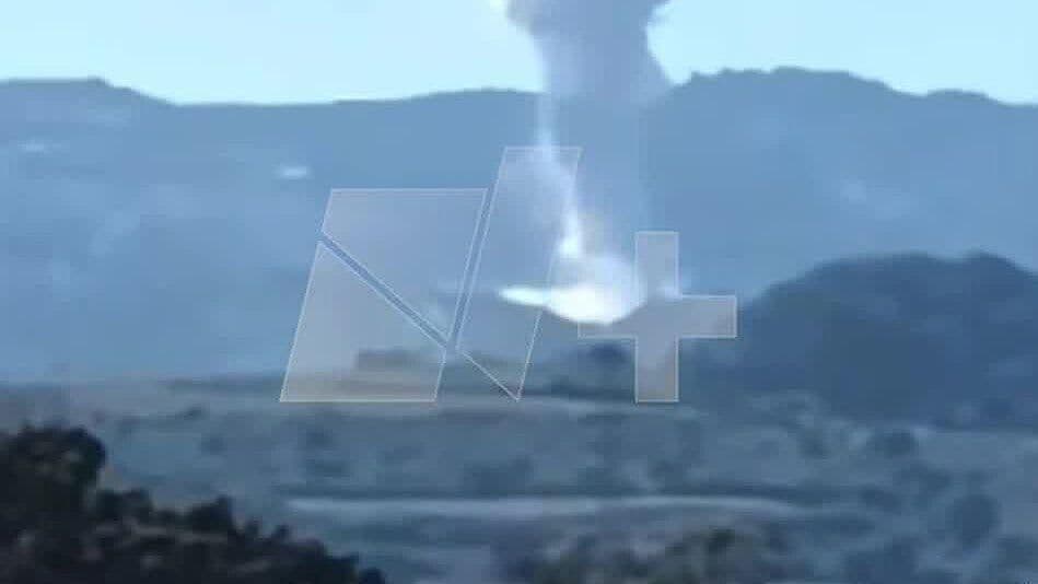 Explosión de Polvorín Provoca una Gran Columna de Humo