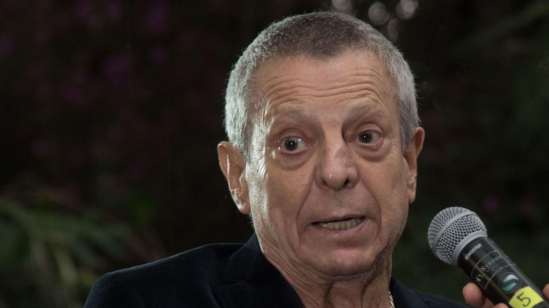 César Bono Denuncia a Inquilina por No Pagarle la Renta