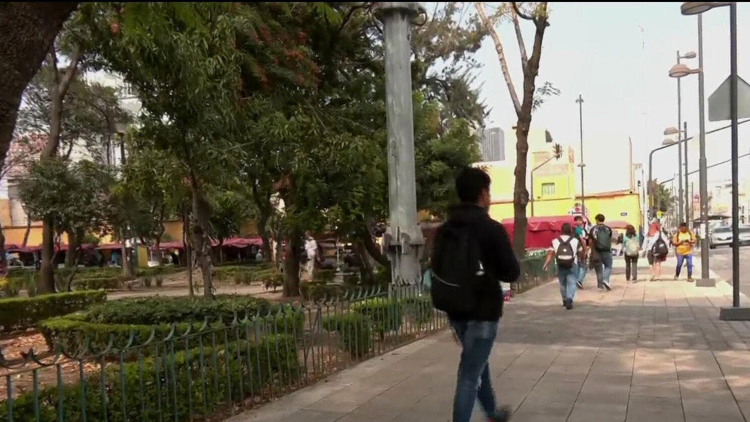 CDMX: Se Niega a Dar Una Moneda en La Ciudadela y Termina Hospitalizado