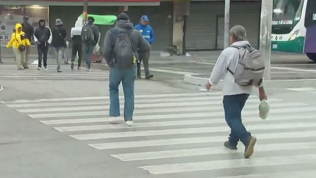 Piden Peatones Más Seguridad por Obras en Arco de la Independencia