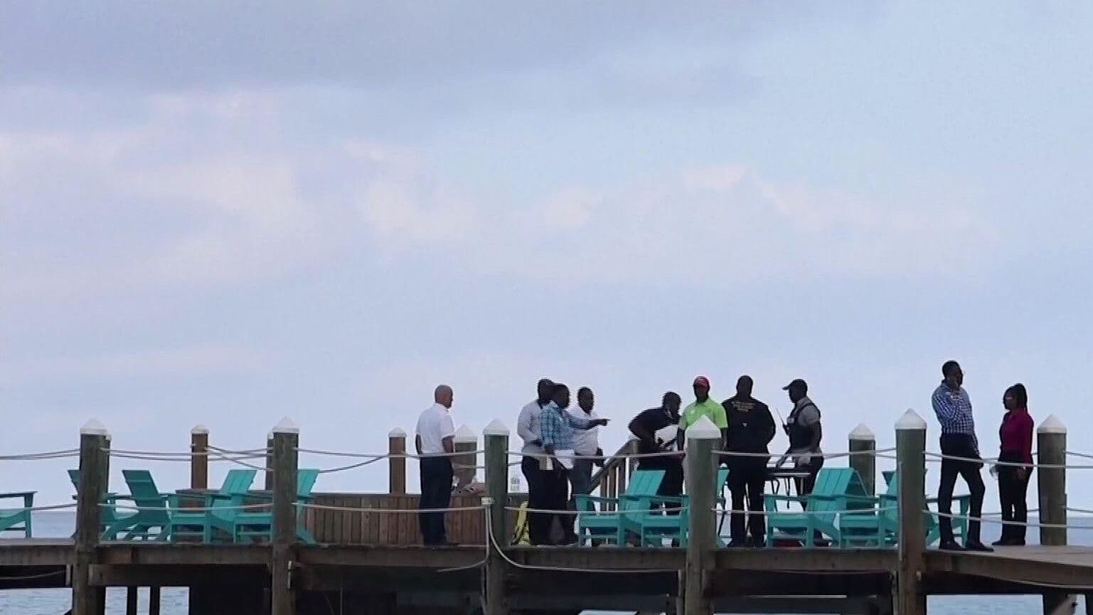 Muere Mujer Turista Estadounidense tras Ataque de Tiburón en Bahamas
