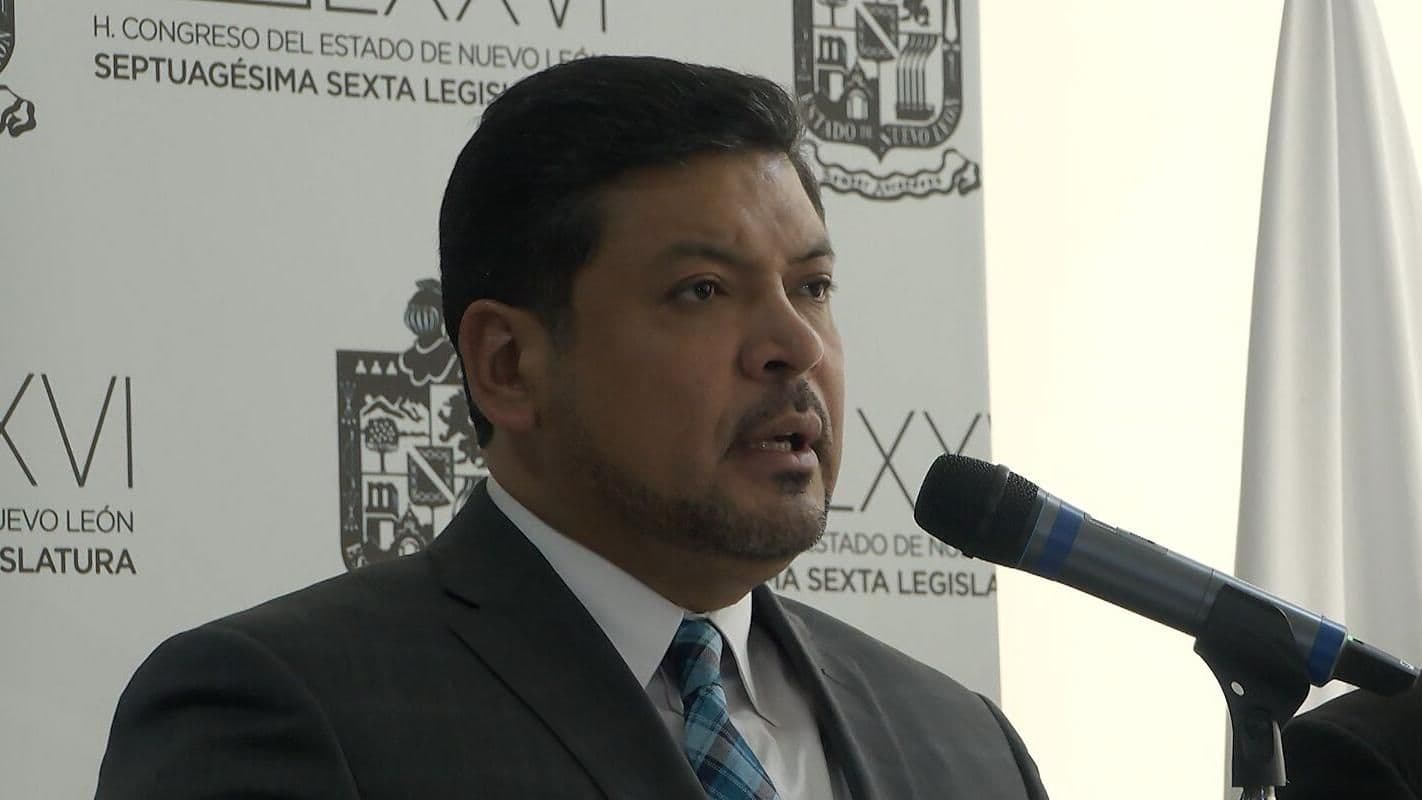 Presenta Renuncia Luis Enrique Orozco