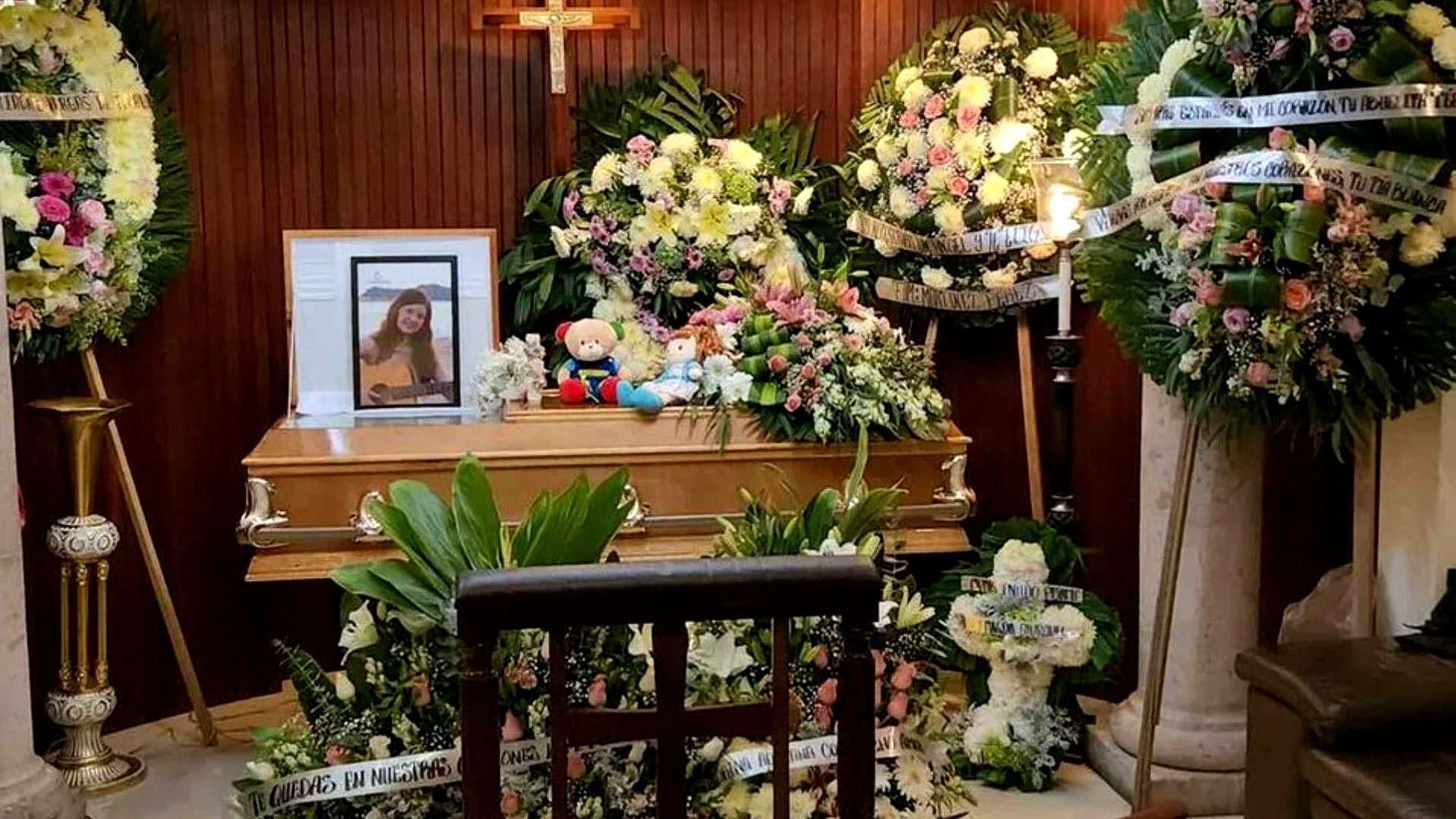 Despiden a María Fernanda, Muerta tras Ataque de Tiburón en Jalisco