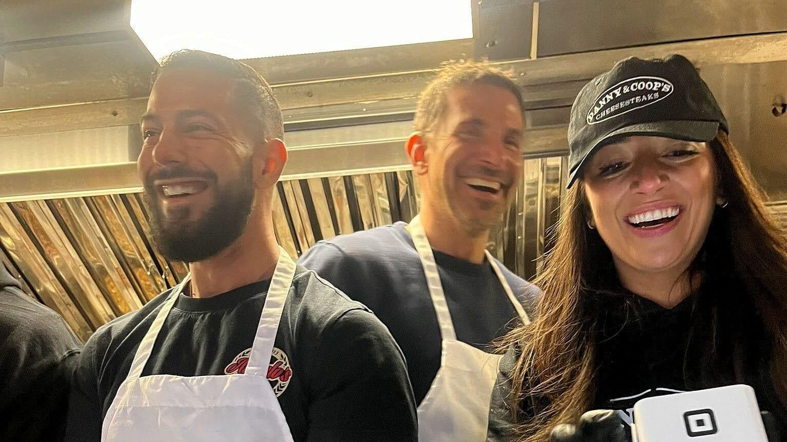 ¿Bradley Cooper Ahora Vende Comida Rápida en Nueva York?