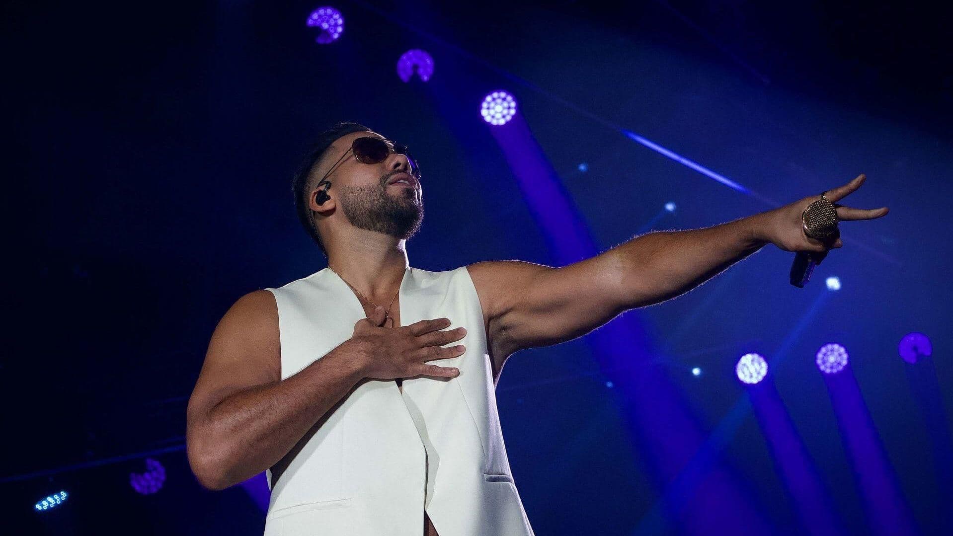 Esperan a Romeo Santos Ocho Horas y Canta a las 4 de la Mañana
