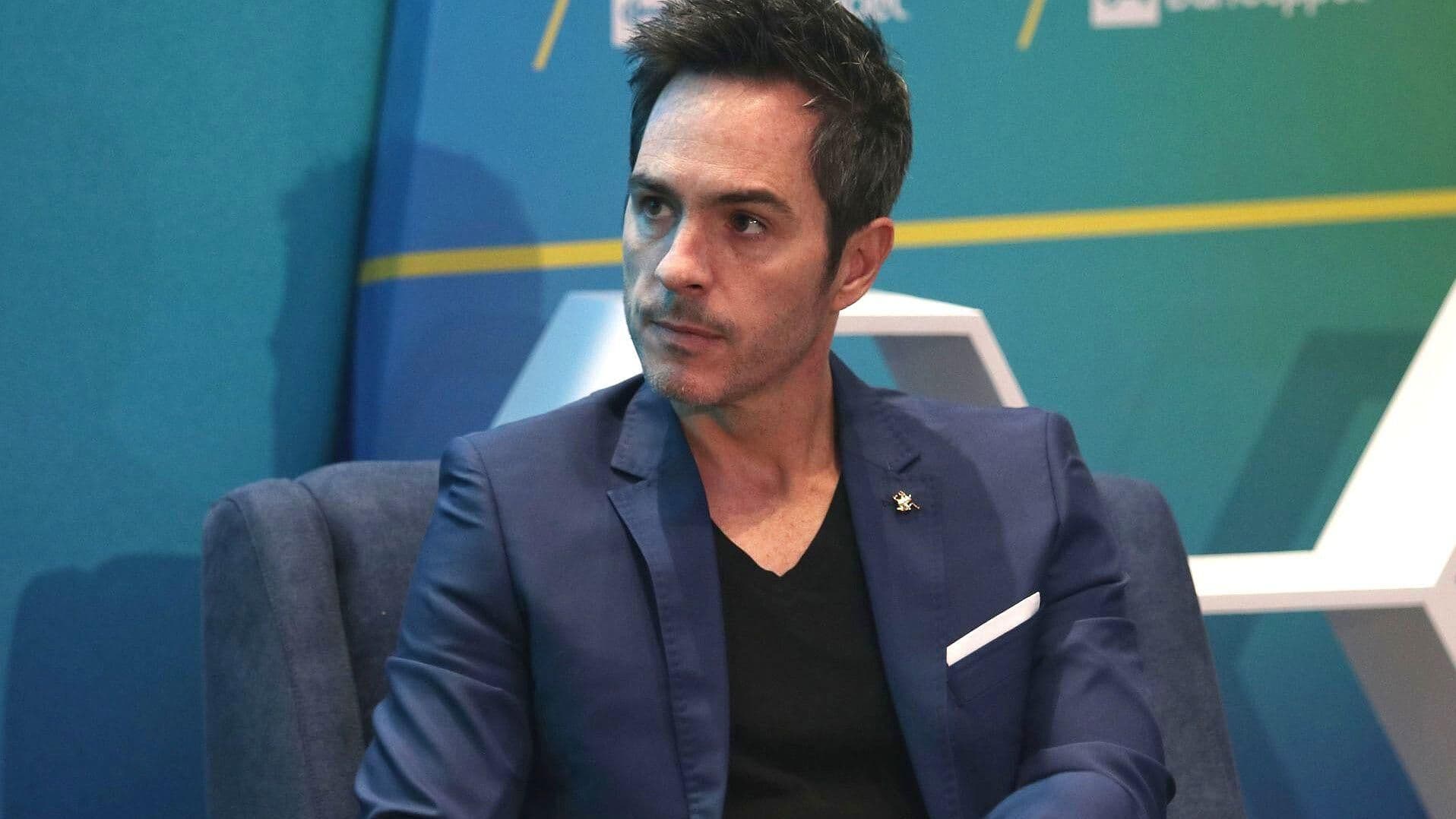 Mauricio Ochmann Pasará la Navidad con sus Dos Exesposas