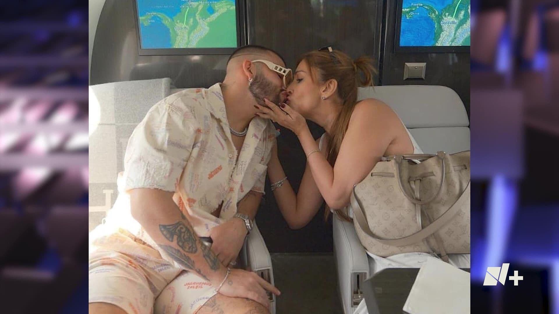 Manuel Turizo Besa a su Mamá en la Boca y Recibe Críticas