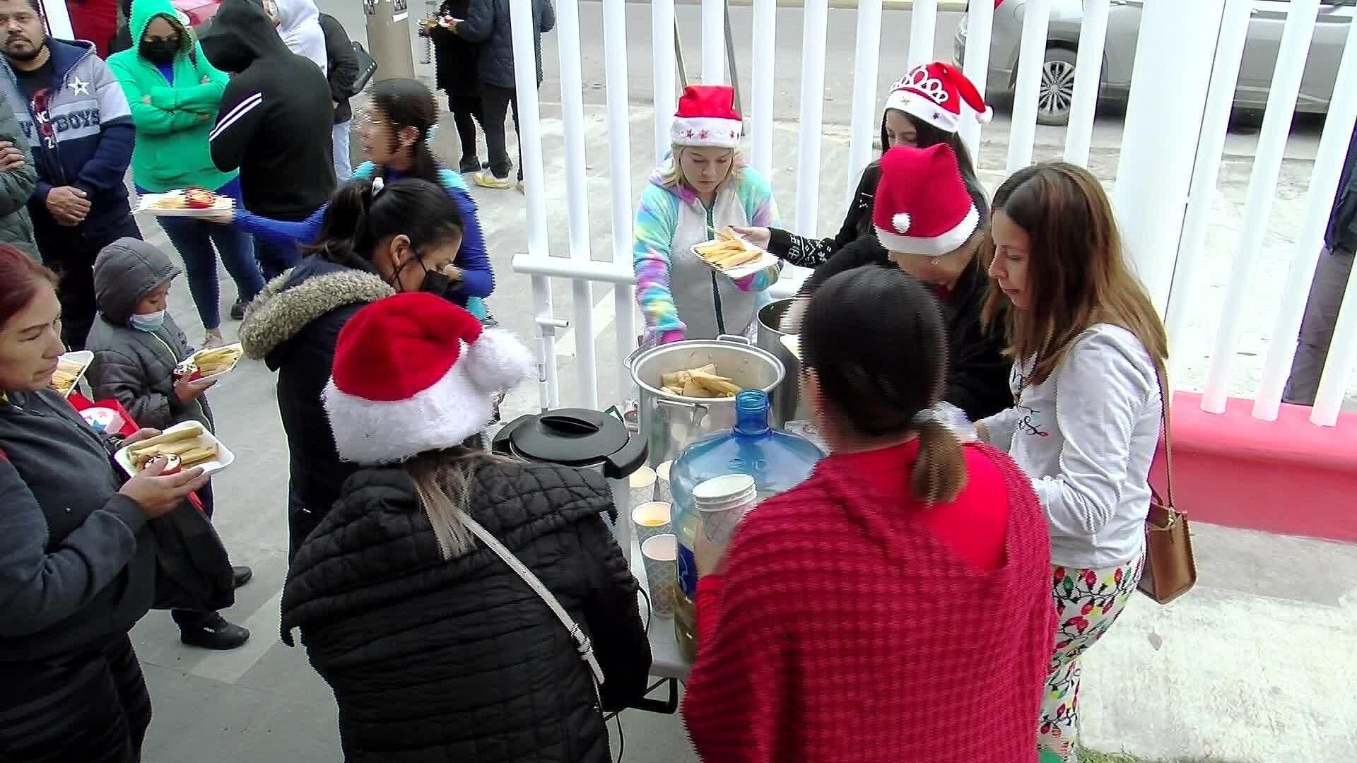 Comparten Alimentos con Familias en Hospital Metropolitano