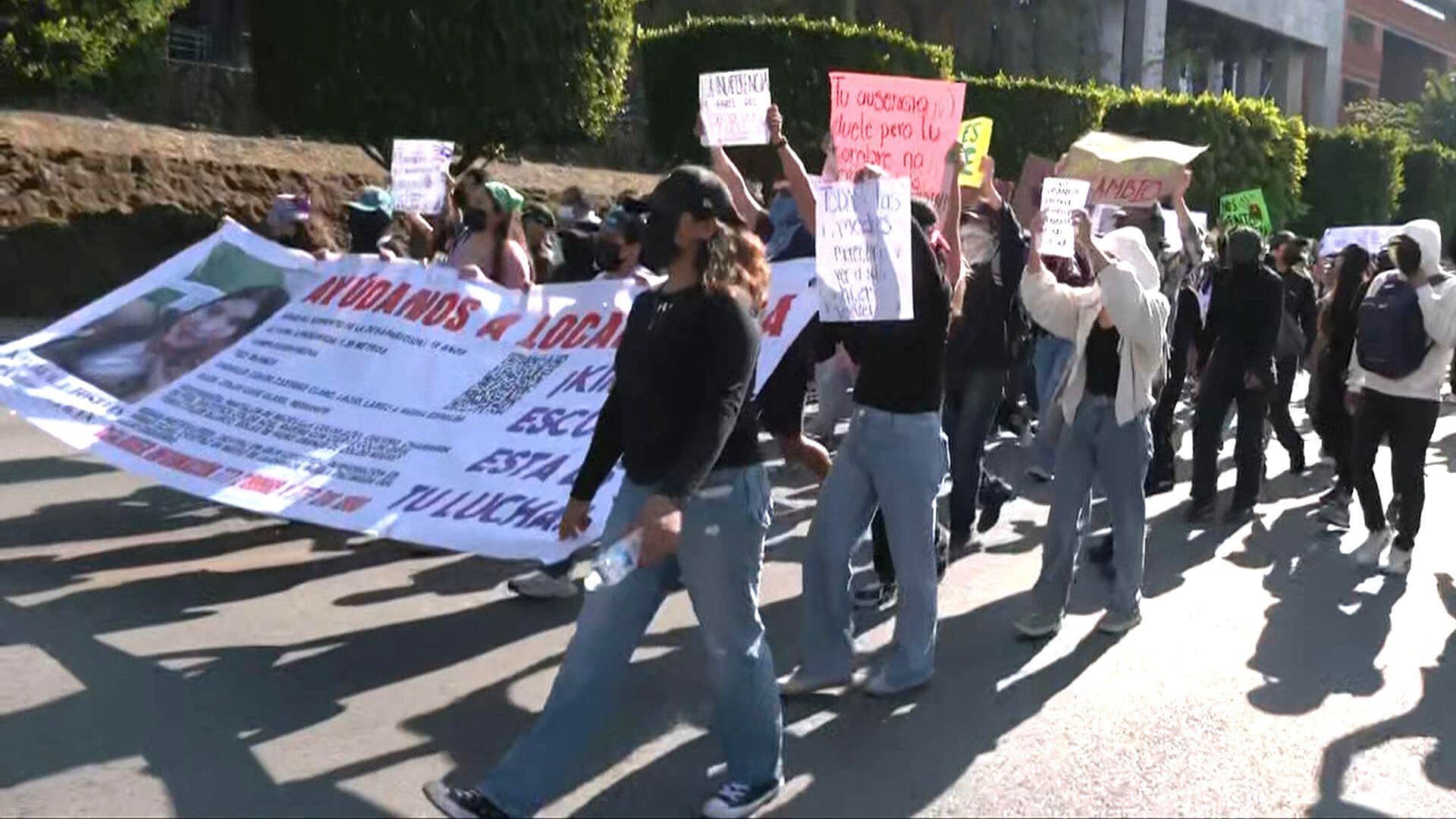Marchan Estudiantes de la UAEM por Desaparición de Kimberly Joselín